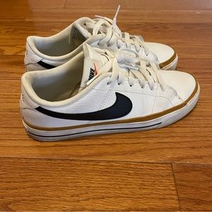 Nike Court Legacy